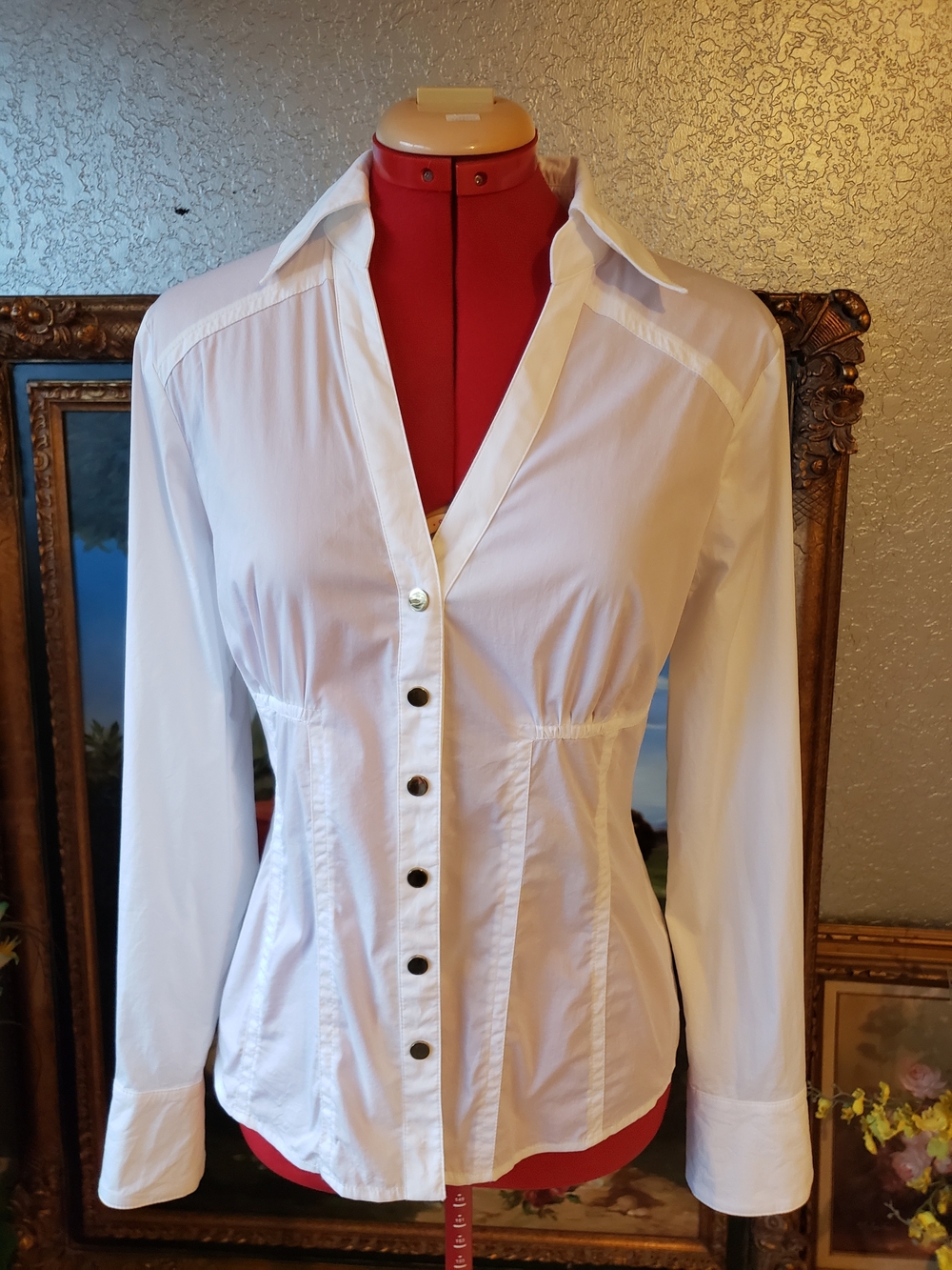 Cache White Tailored Button-Front Shirt with Dark Buttons
